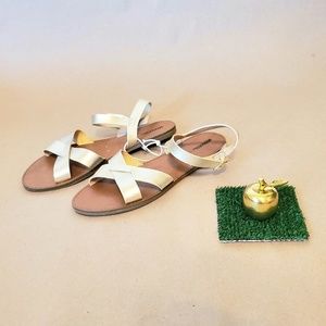 NWT Women Sandals Flats - US 9.5